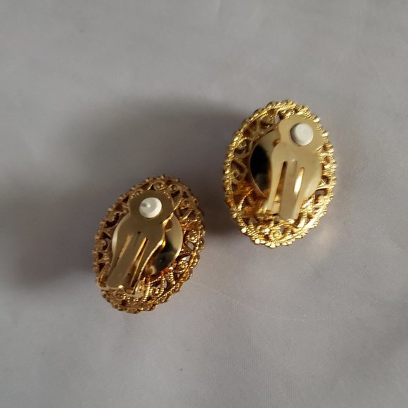 Gold Tone Filigree Clip On Earrings W/ Amethist - Picture 3 of 3